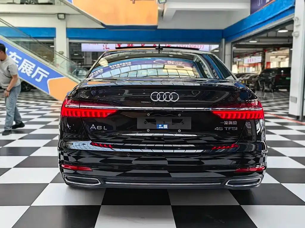 Audi A6L — фото 7