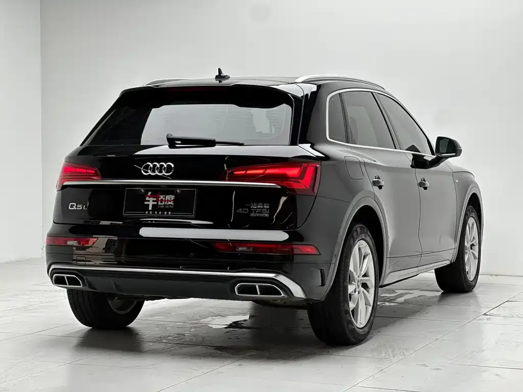 Audi Q5L — фото 6