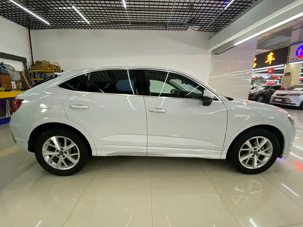 Audi Q3 Sportback 2022 из CN, фото 2