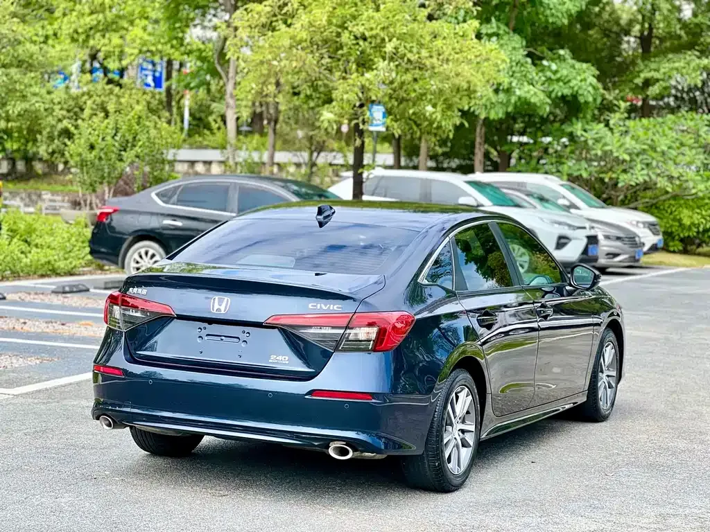 Honda Civic — фото 7