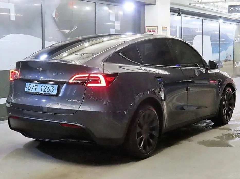 Tesla Model Y — фото 10