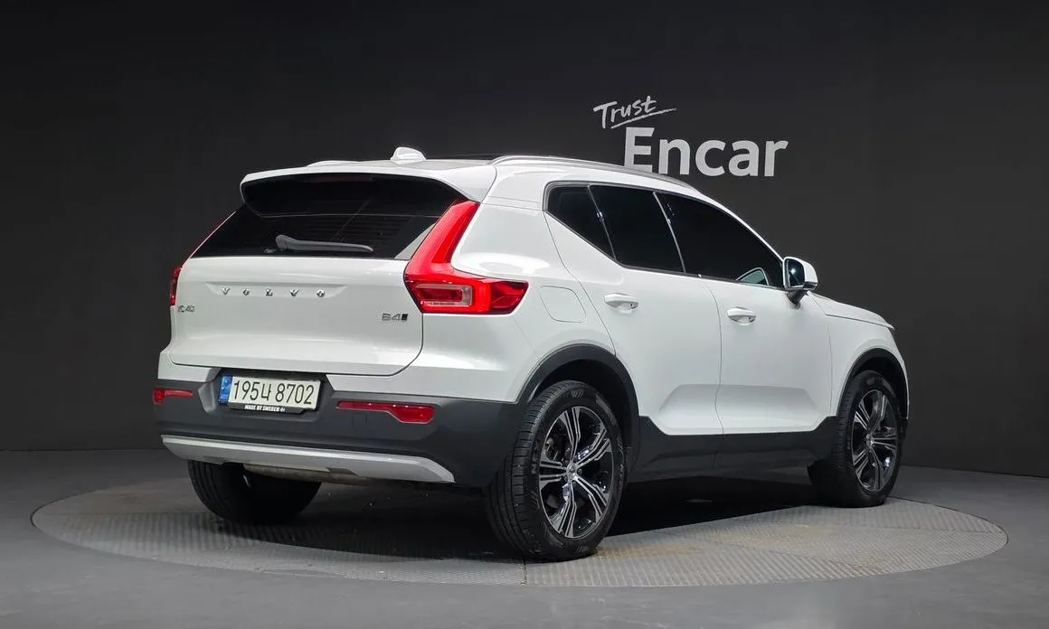 Volvo XC40 — фото 3