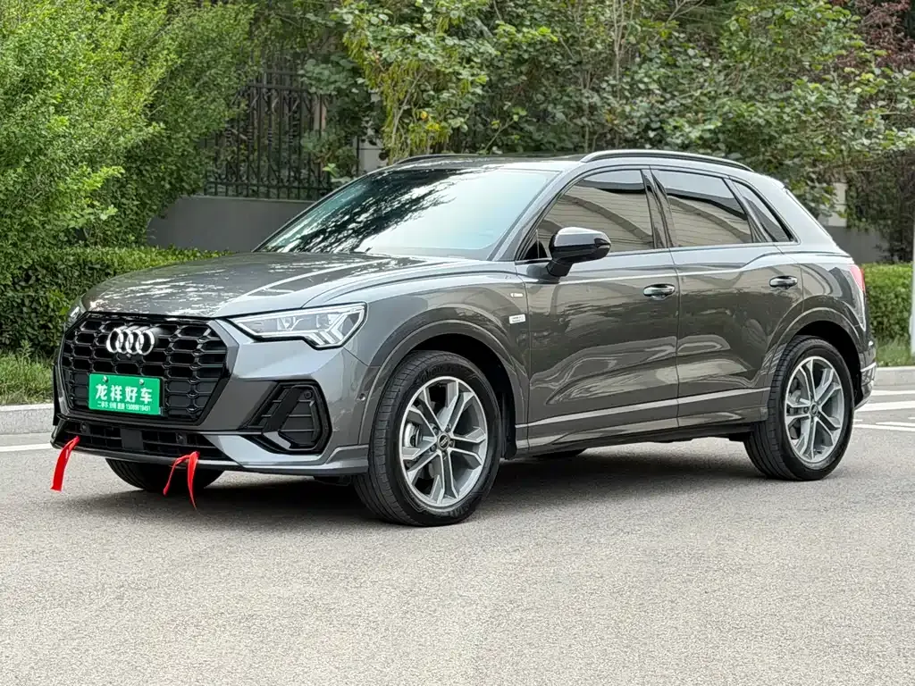 Audi Q3 — фото 1
