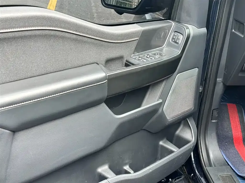Ford F-150 Raptor — фото 8