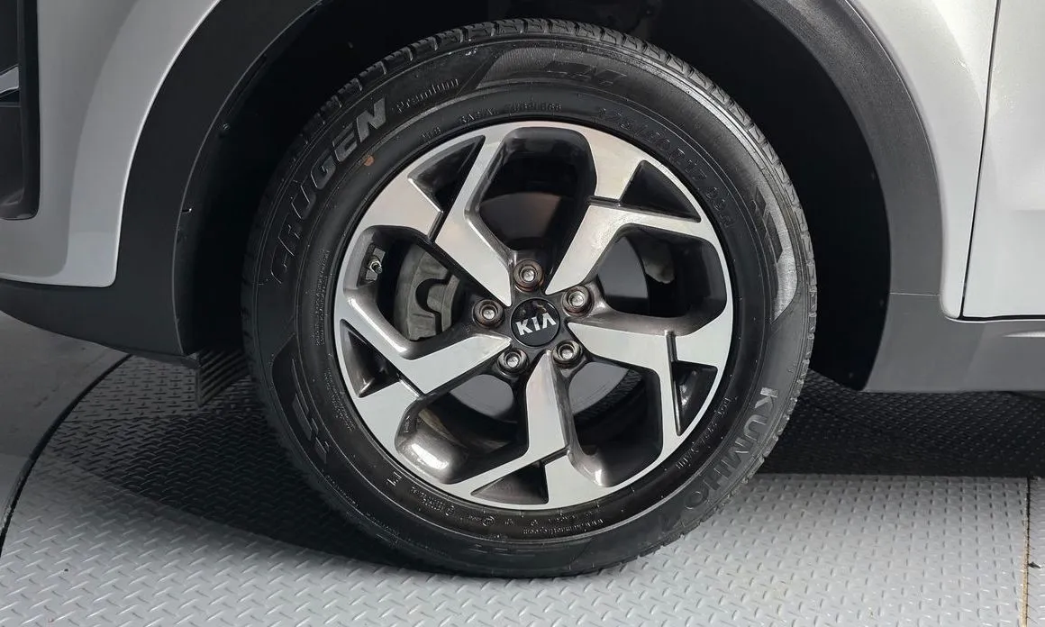 Kia Sportage — фото 9