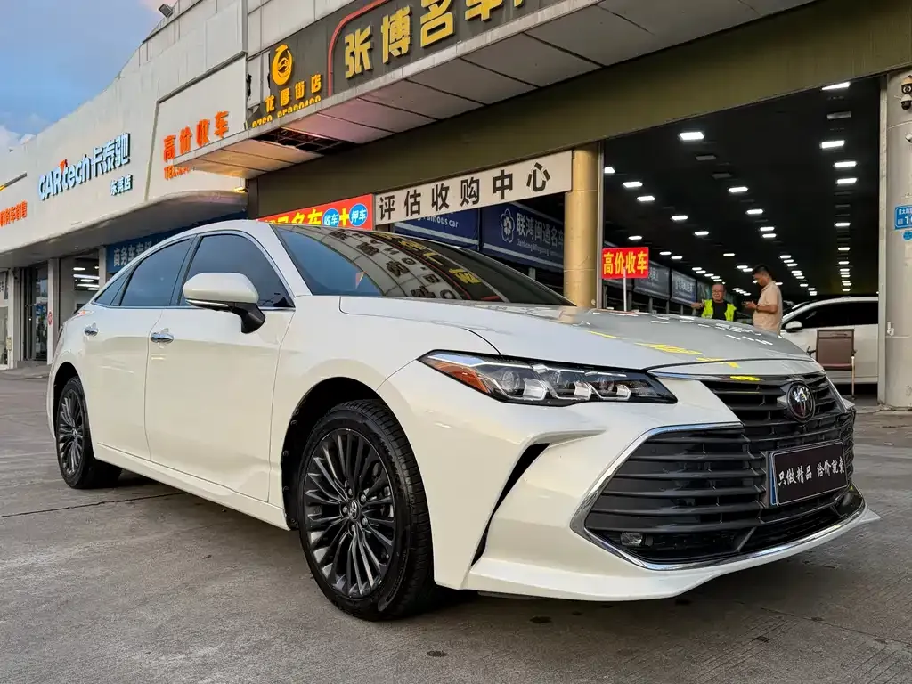 Toyota Avalon — фото 8