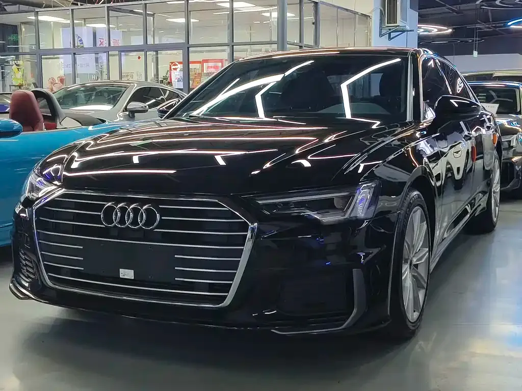 Audi A6L — фото 1