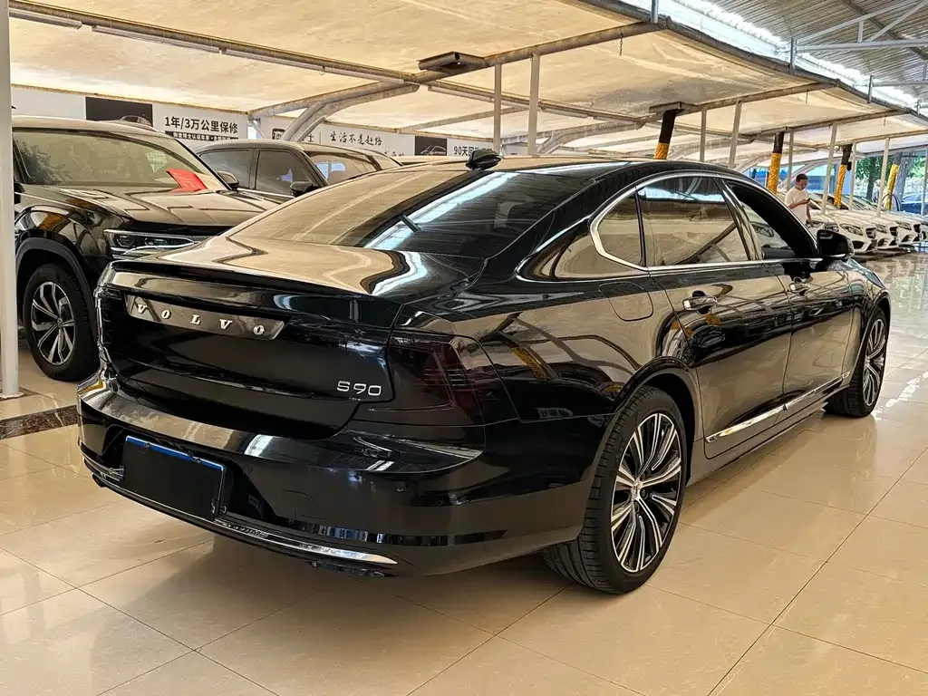 Volvo S90 — фото 3