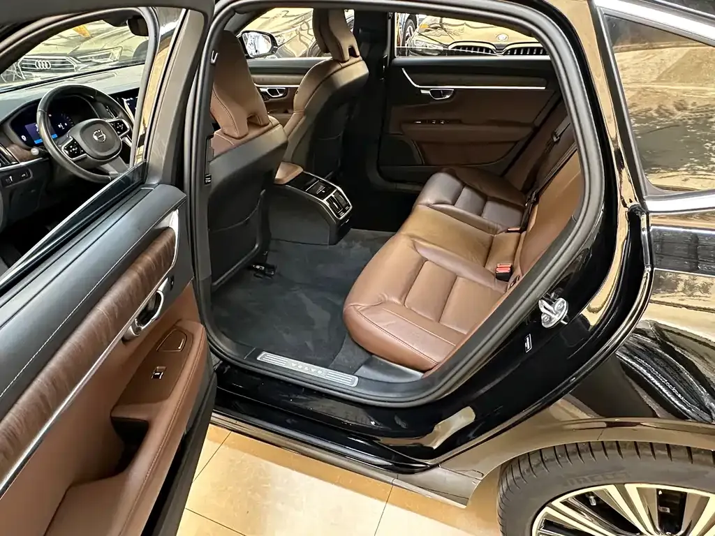 Volvo S90 — фото 9
