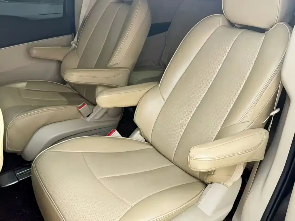 Buick GL8 2024 из CN, фото 3