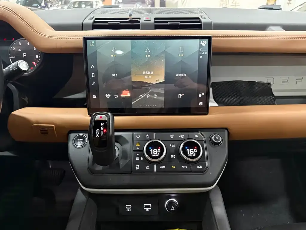 Land Rover Defender — фото 10