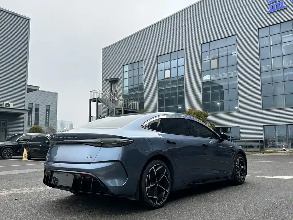 BYD Seal — фото 6