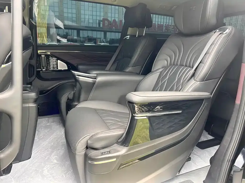 GAC Motor Trumpchi M8 — фото 3