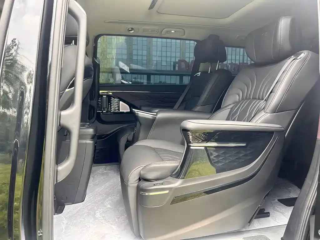 GAC Motor Trumpchi M8 — фото 4