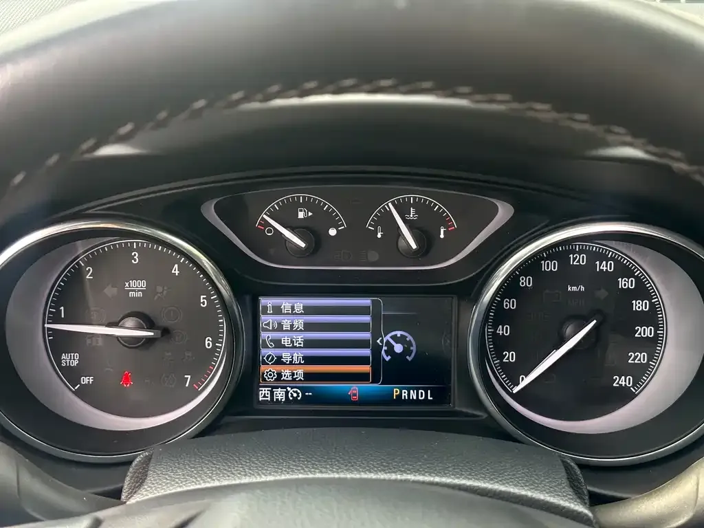 Buick Envision Plus — фото 10