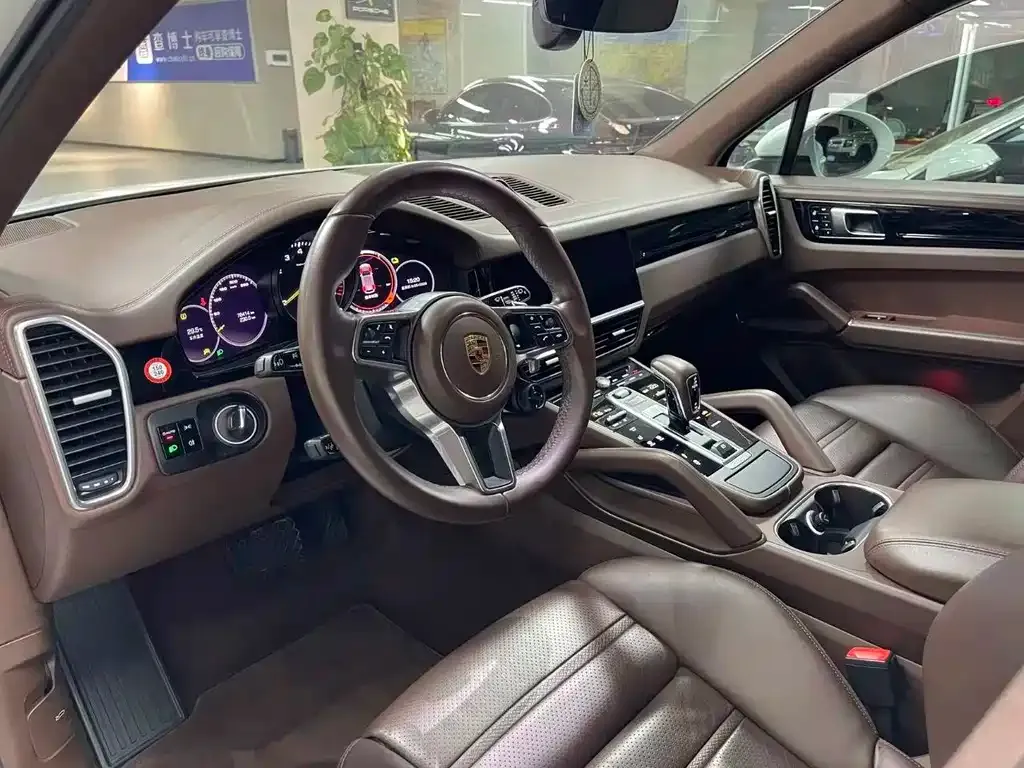 Porsche Cayenne Hybrid — фото 8