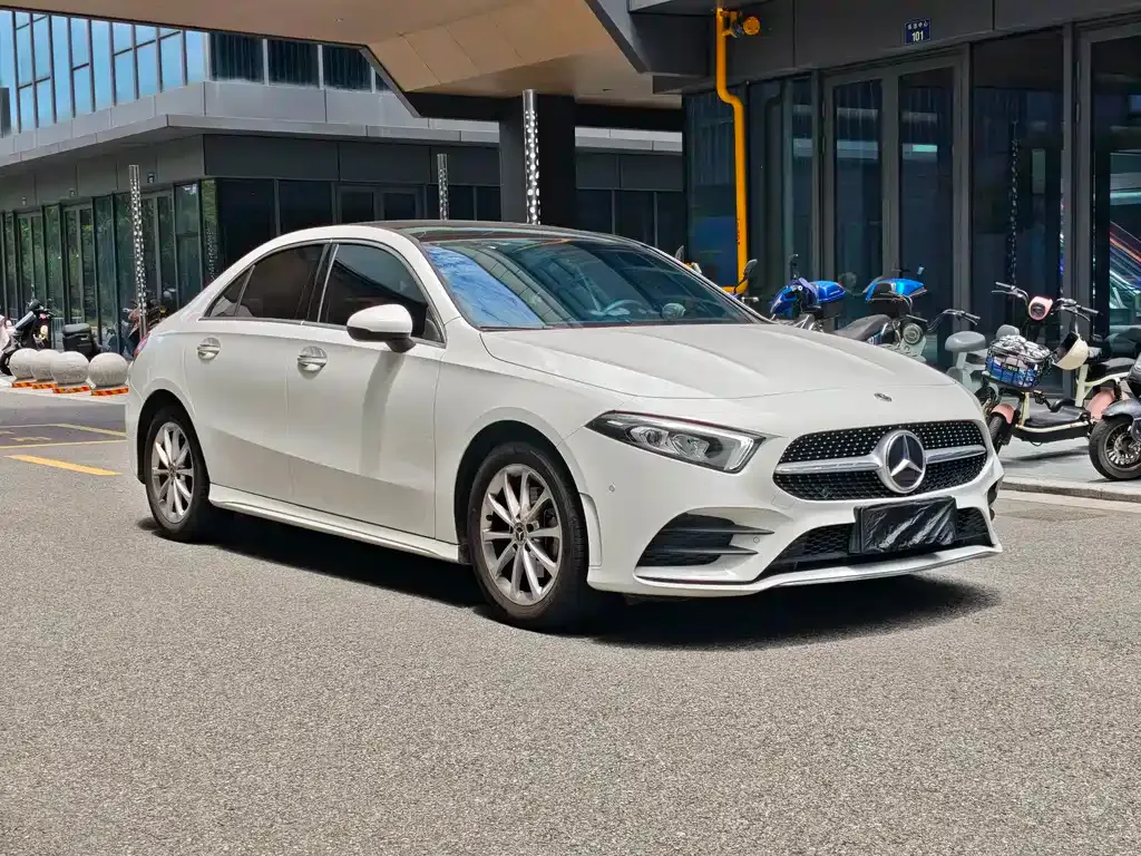 Mercedes-Benz A-Class — фото 10