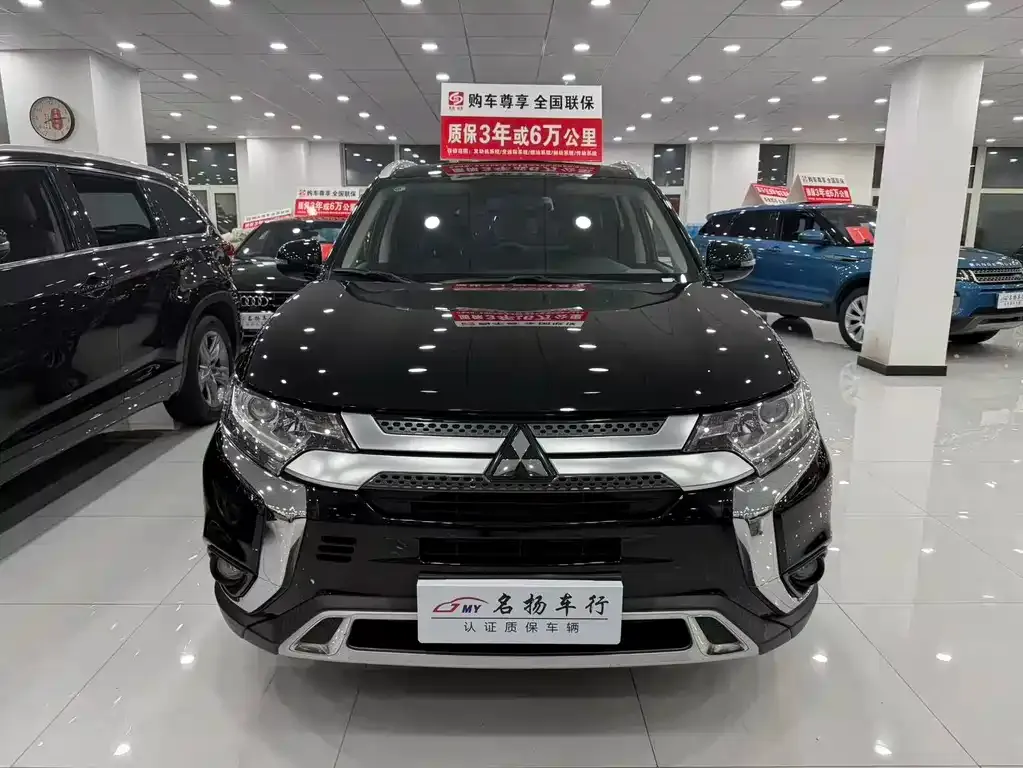 Mitsubishi Outlander — фото 9