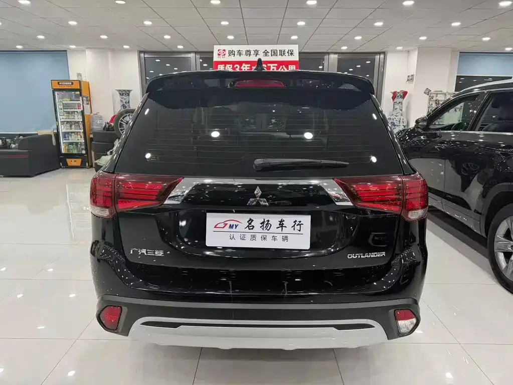 Mitsubishi Outlander — фото 5