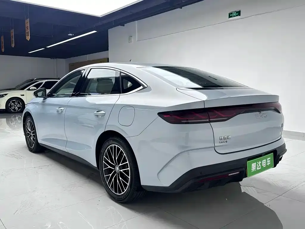 BYD Qin L — фото 8