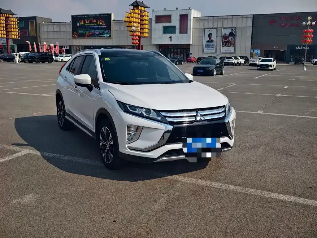 Mitsubishi Eclipse Cross — фото 10