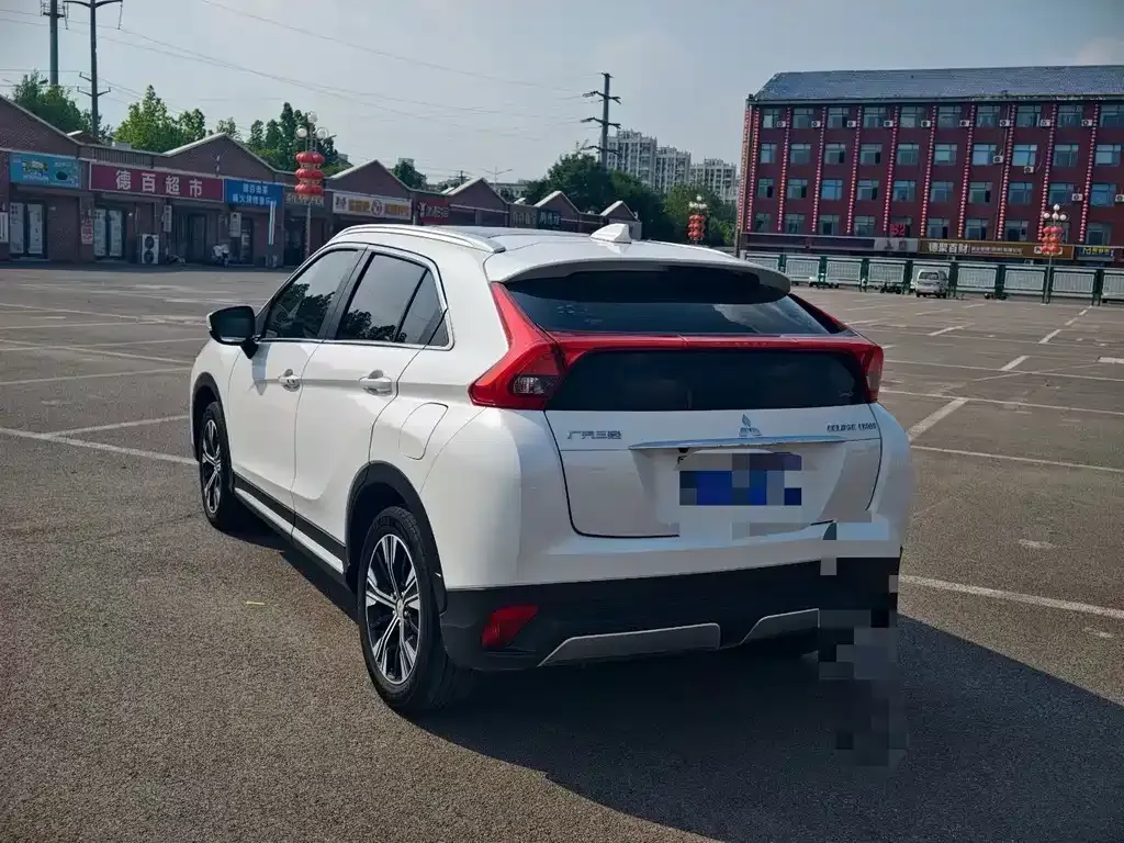 Mitsubishi Eclipse Cross — фото 2