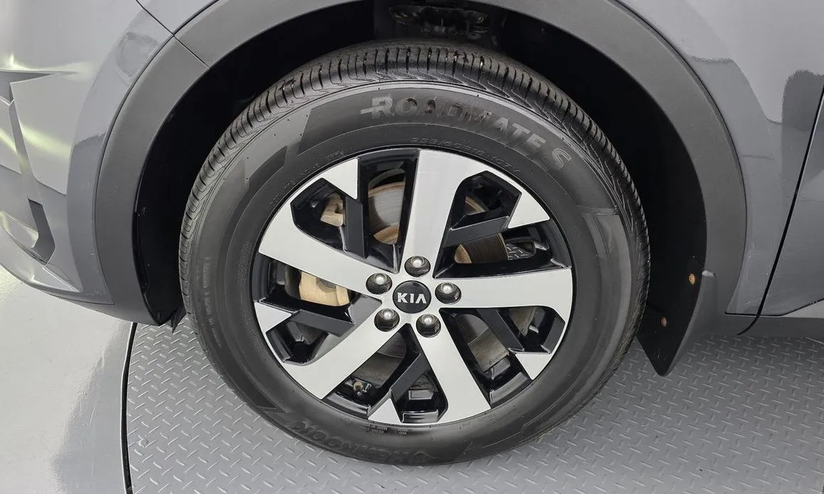Kia Sorento — фото 10