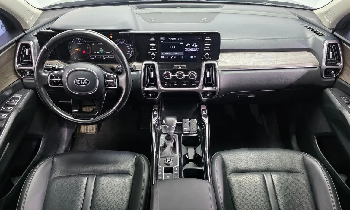 Kia Sorento — фото 8