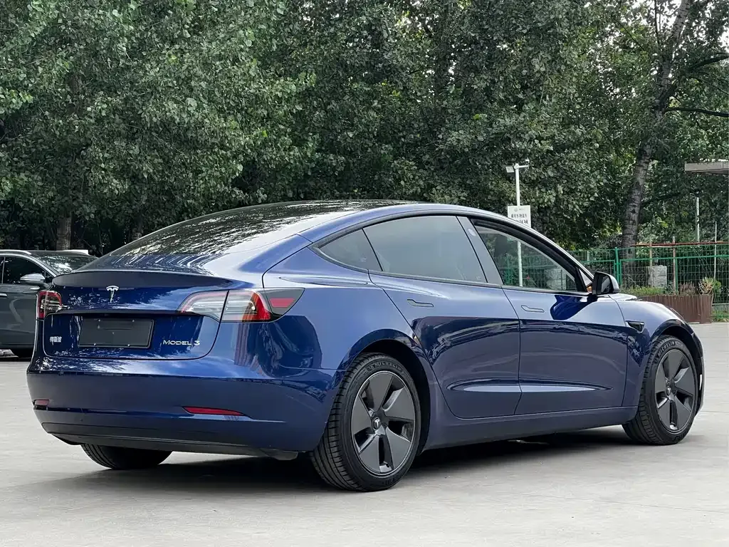 Tesla Model 3 — фото 8