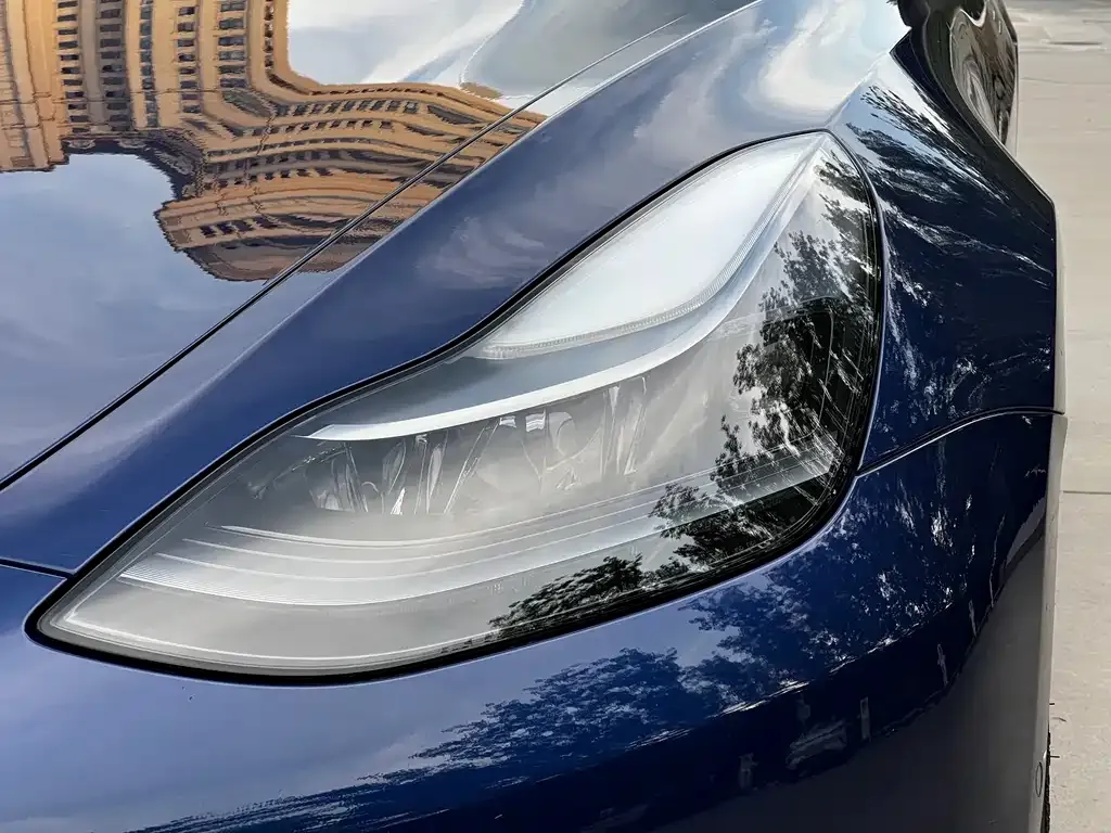Tesla Model 3 — фото 3
