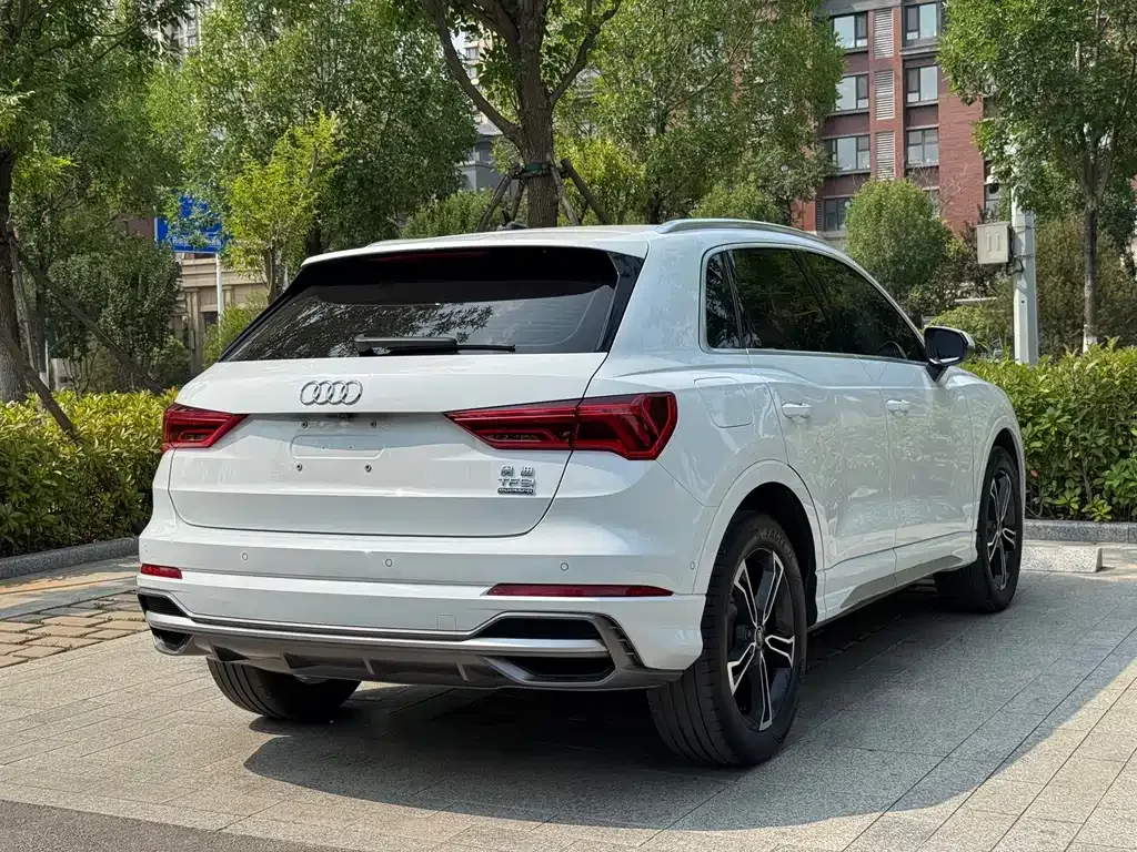 Audi Q3 — фото 10