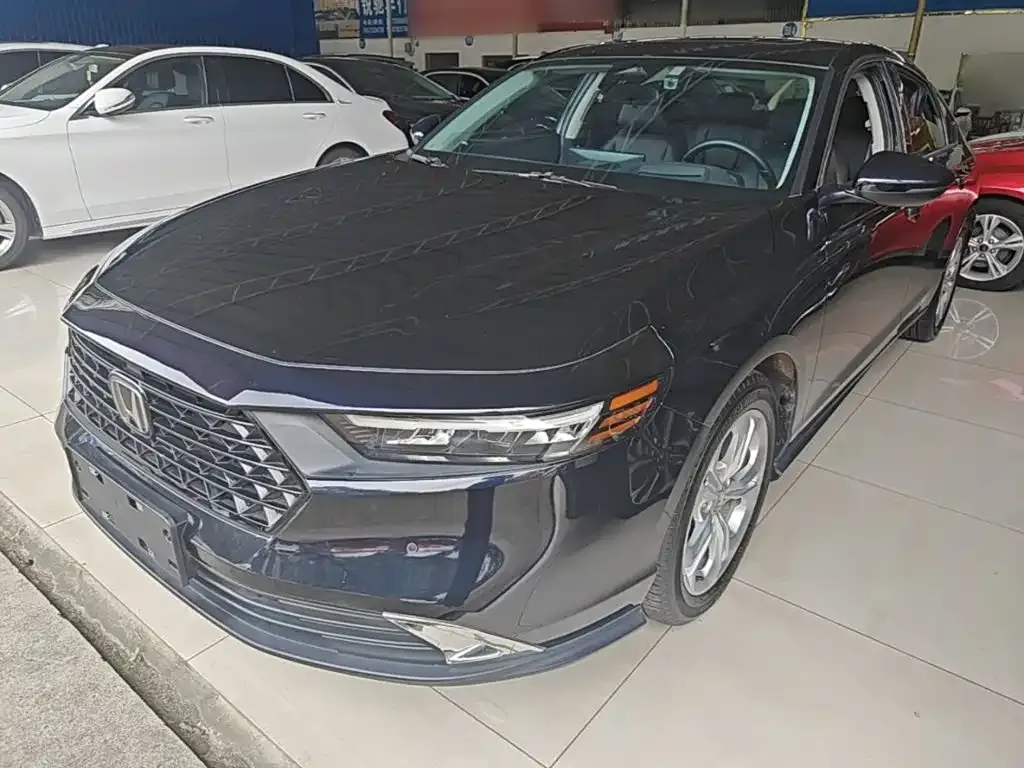 Honda Accord — фото 1