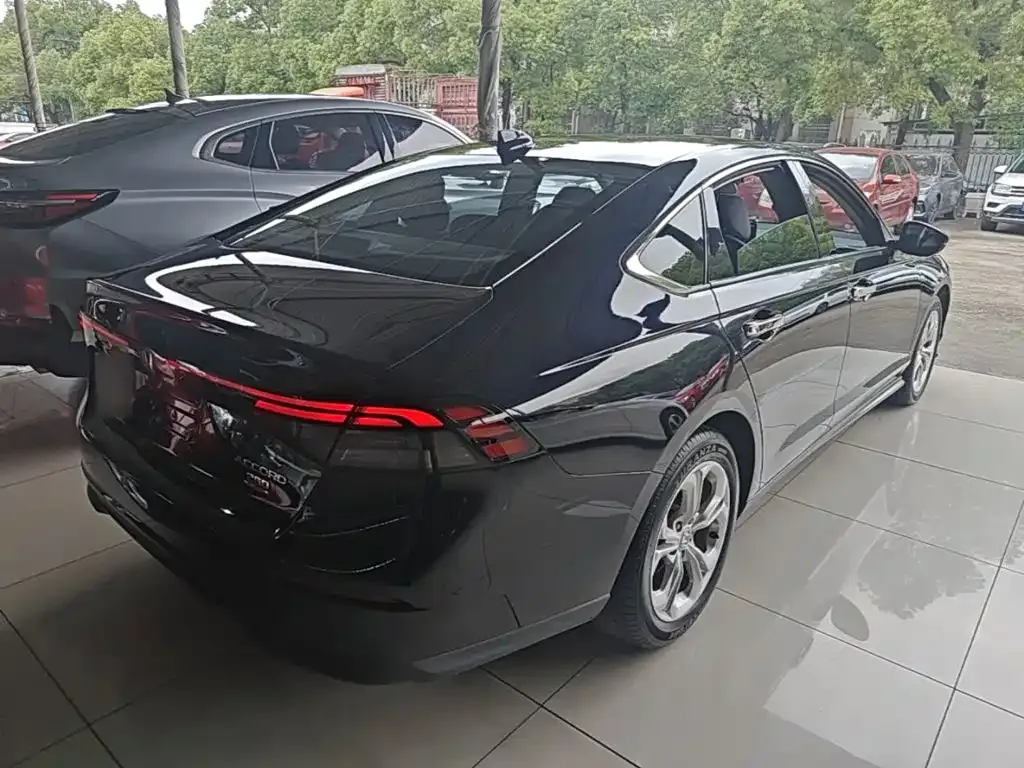 Honda Accord — фото 6