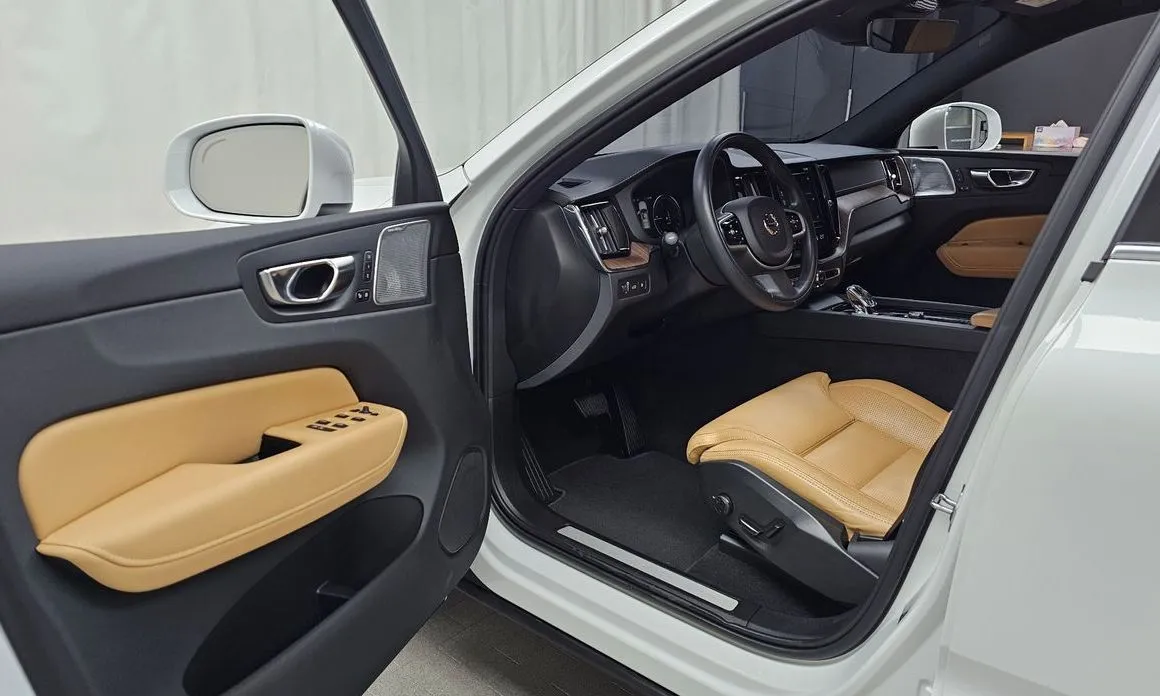 Volvo XC60 2021 из KR, фото 9