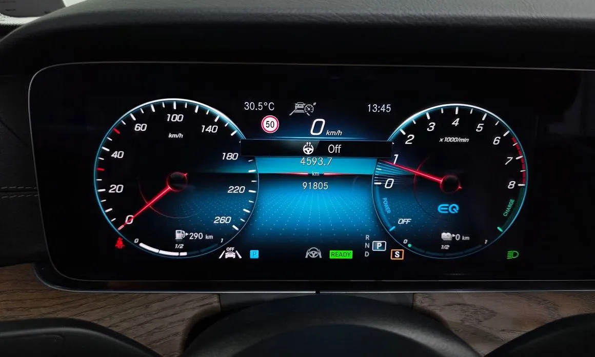 Mercedes-Benz E-Class — фото 4