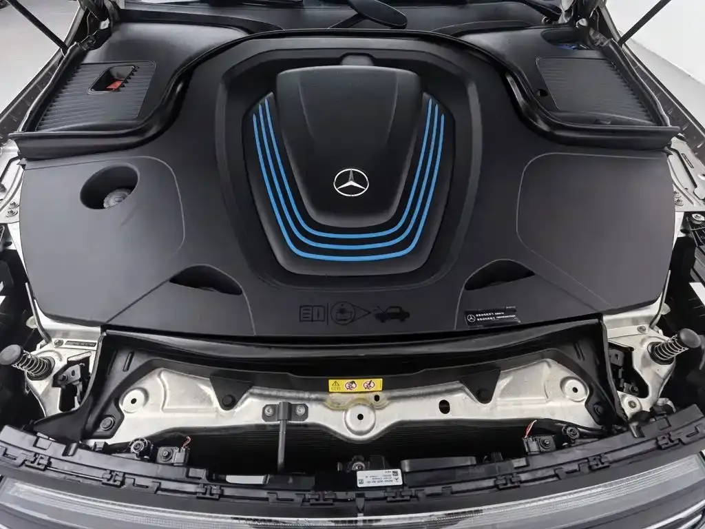 Mercedes-Benz EQC — фото 10