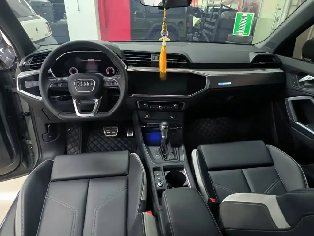 Audi Q3 — фото 10