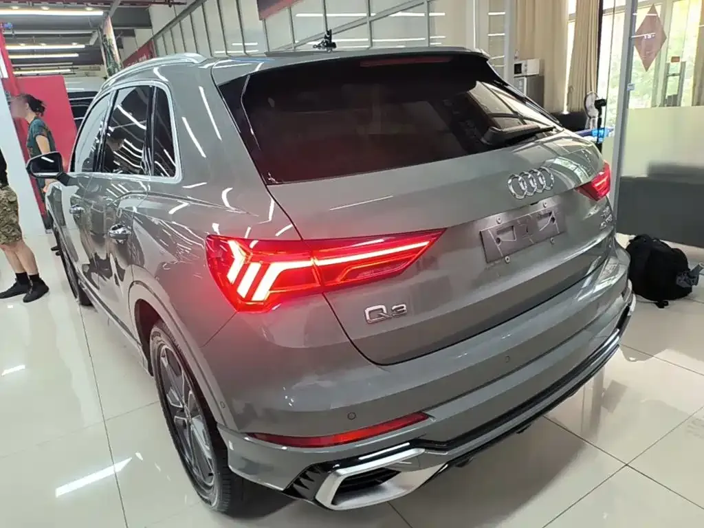 Audi Q3 — фото 8