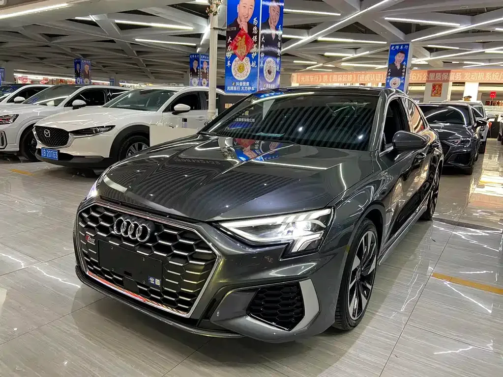 Audi A3 — фото 1