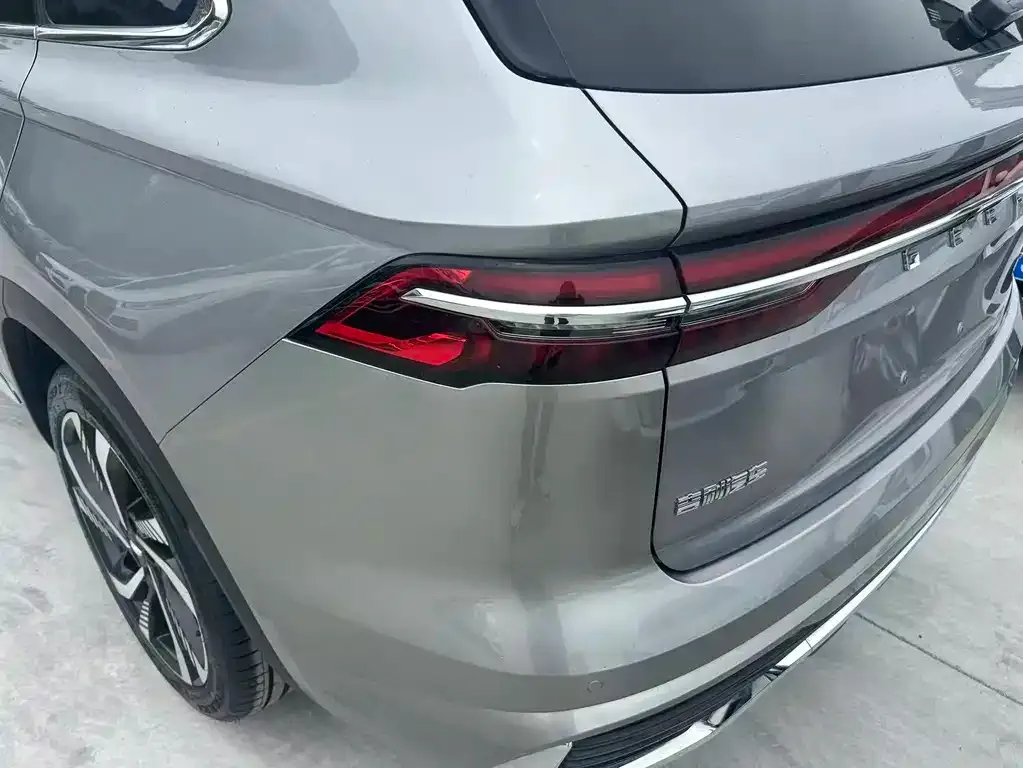 Geely Xingyue L — фото 4