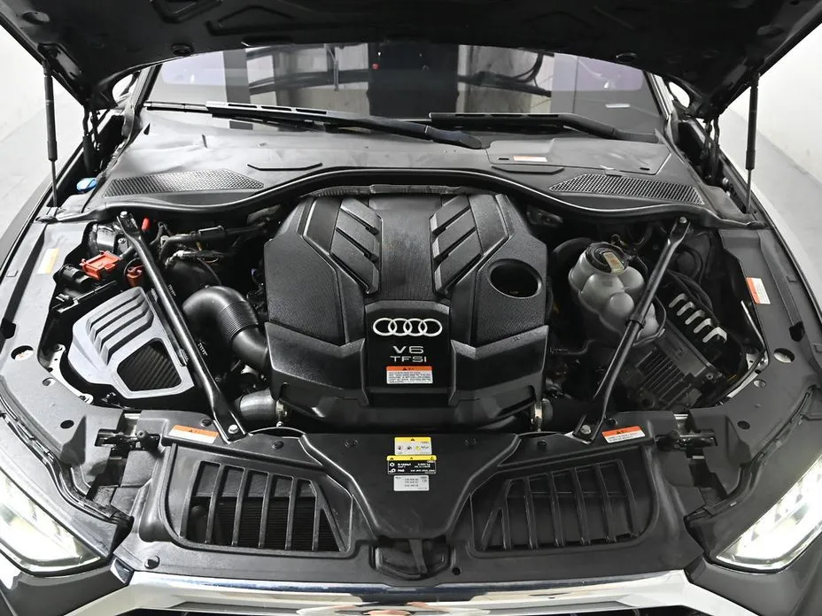Audi A8 — фото 10