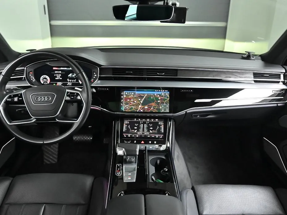 Audi A8 — фото 5
