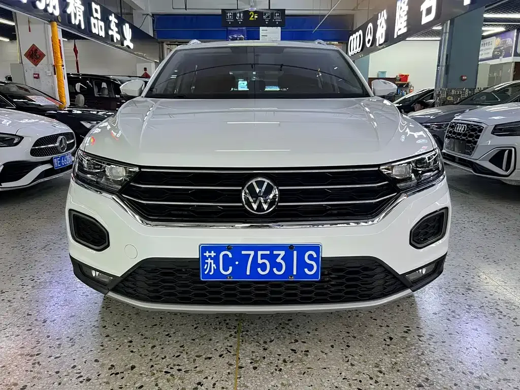 Volkswagen T-Roc — фото 5