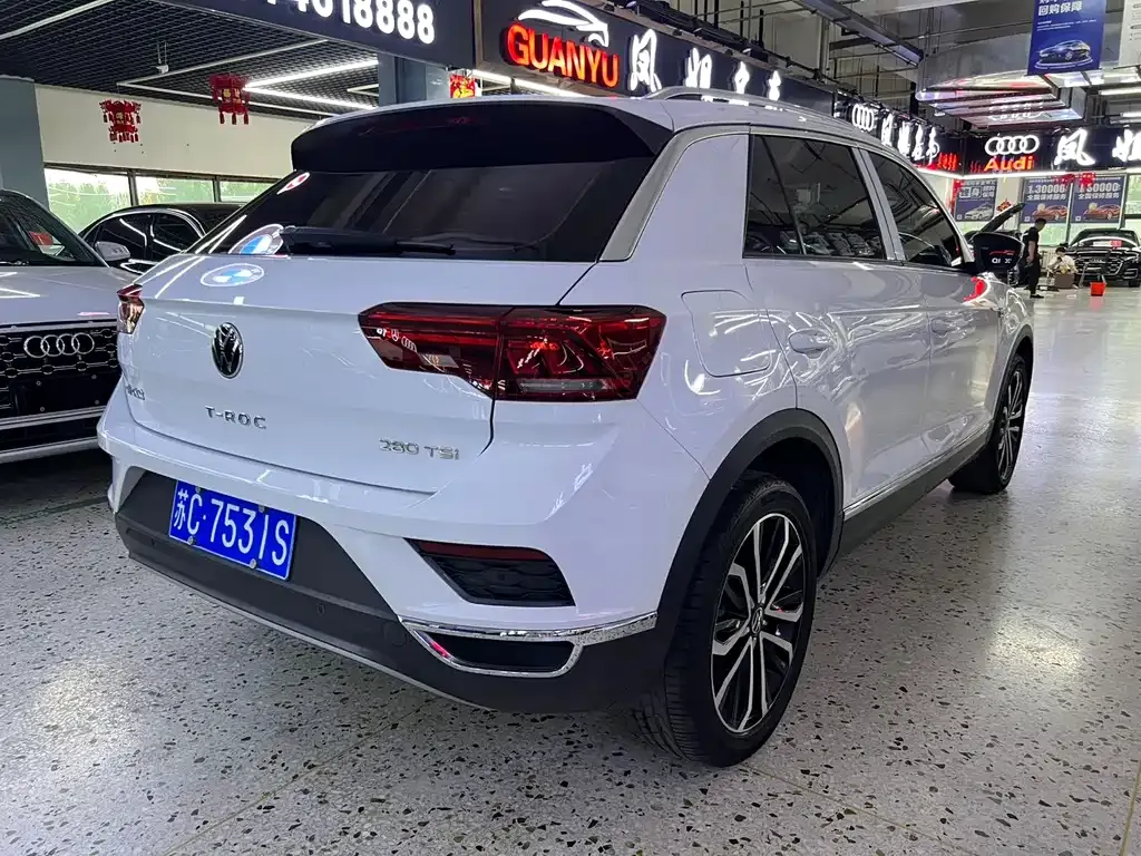 Volkswagen T-Roc — фото 6