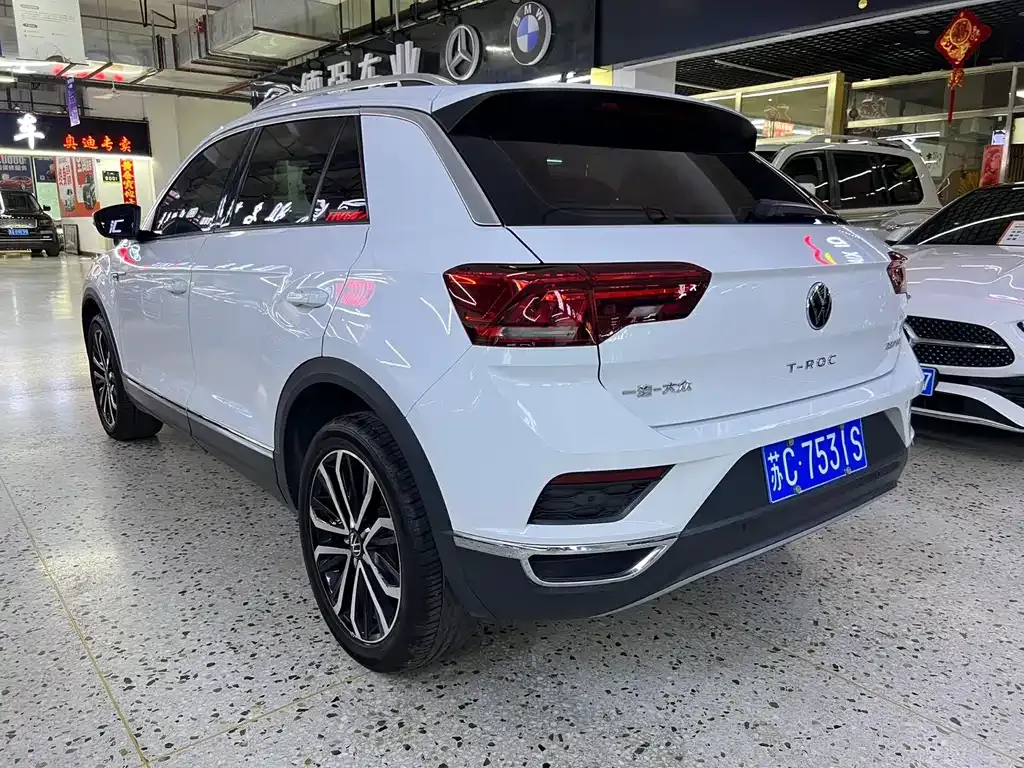 Volkswagen T-Roc — фото 4