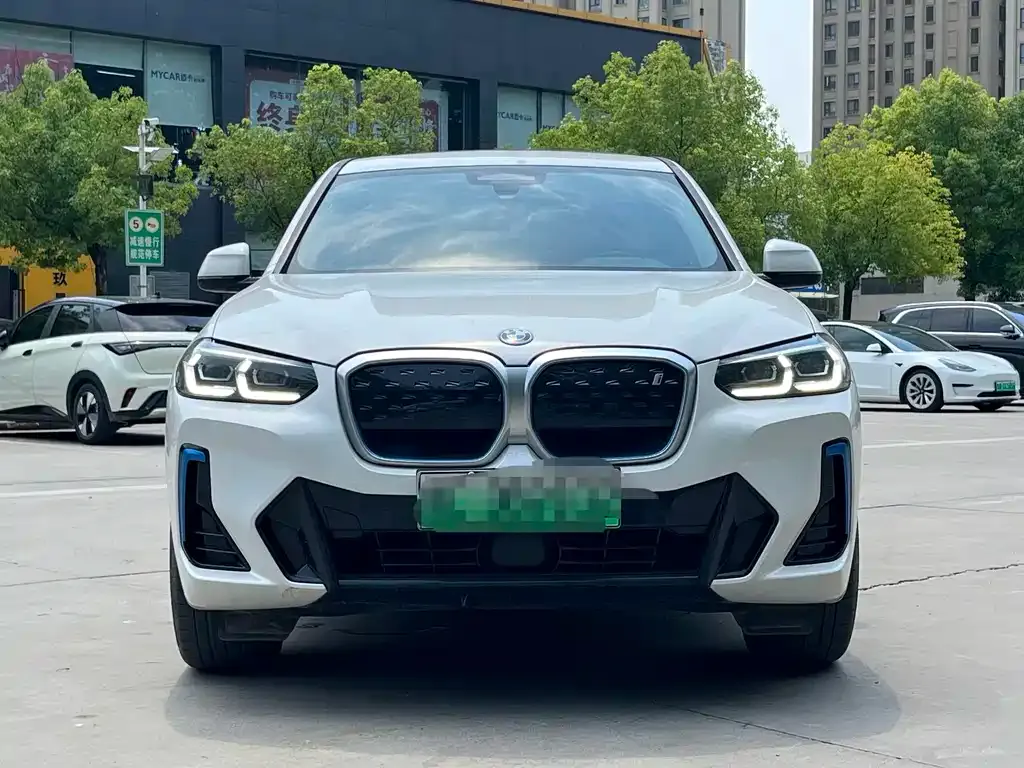 BMW iX3 — фото 6