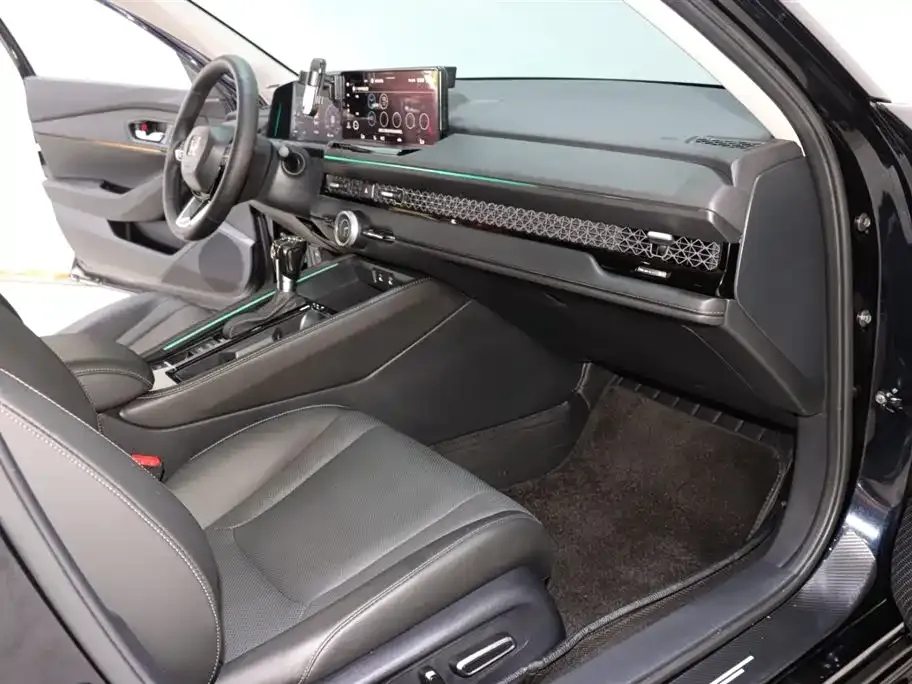 Honda Accord — фото 7
