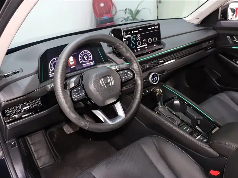Honda Accord — фото 10