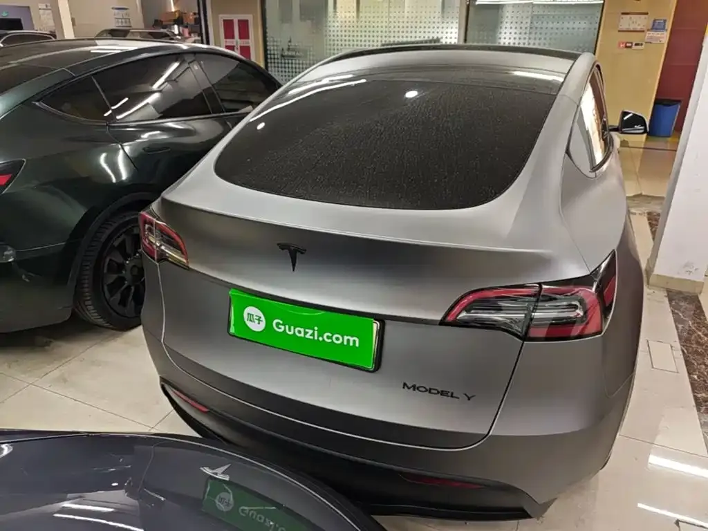 Tesla Model Y — фото 8
