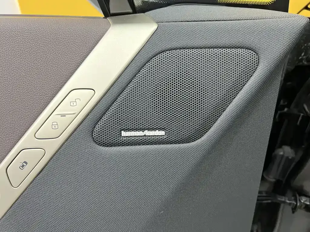 BMW iX — фото 10